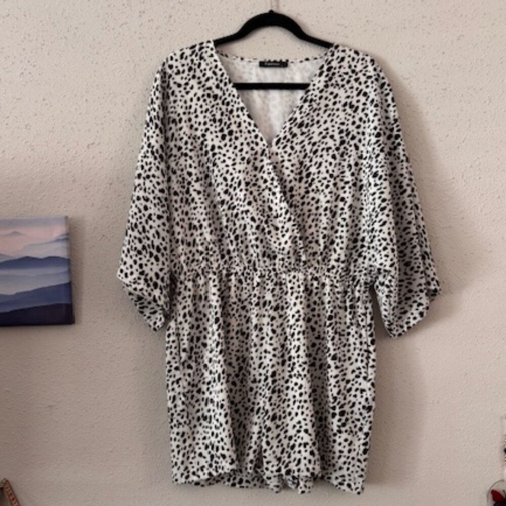 TOP / BLUSA ESTAMPADO DALMATIAN (Lightweight blouse with a chic “dalmatian dot”)